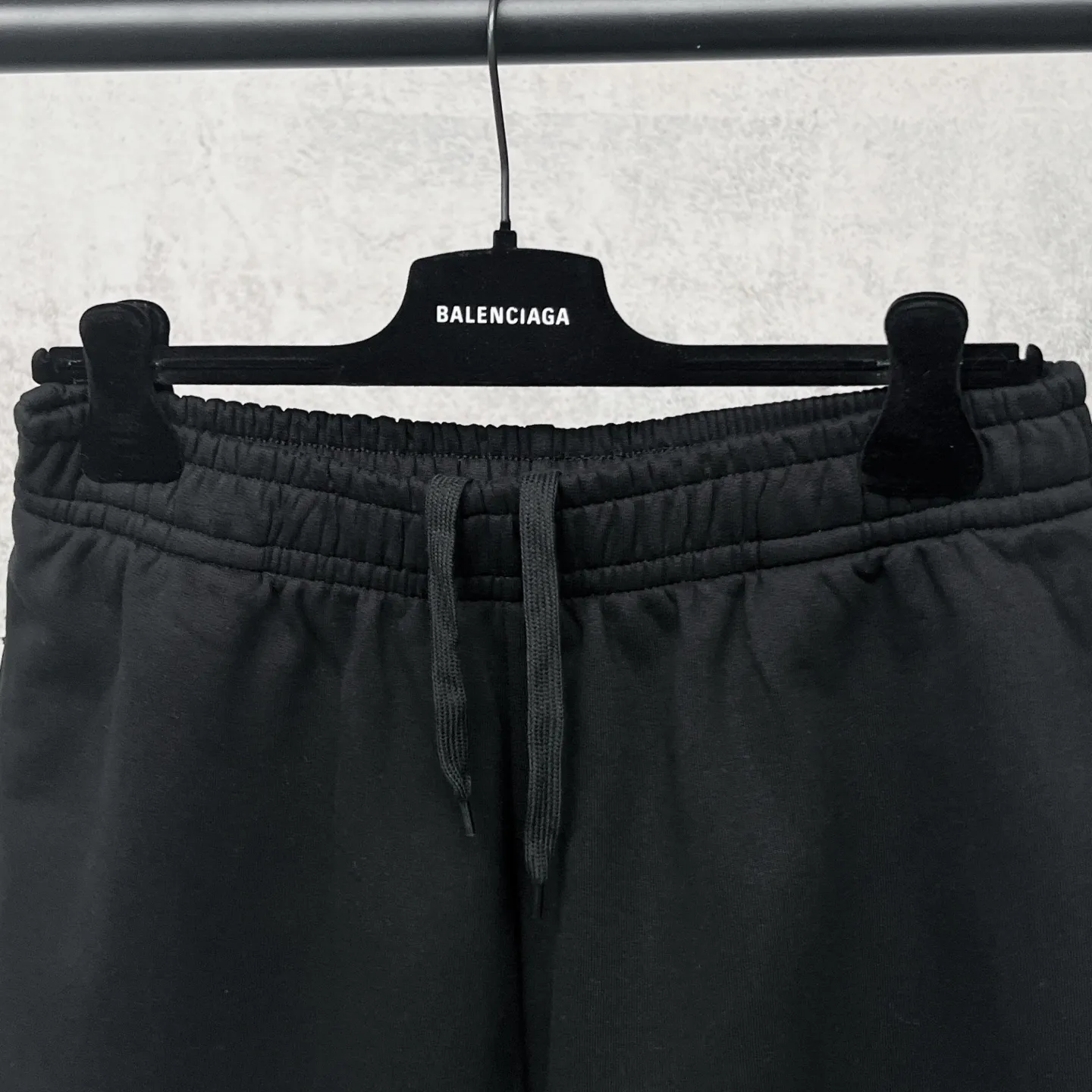 【 . Quality】BALENCI*GA/ .2026New Arrival 。 . . Authentic ， ！ ZP ， 460 ， . ， ， ， ， 。 . Same Style ：BL 267033 ：Black，White Size：XS S M L